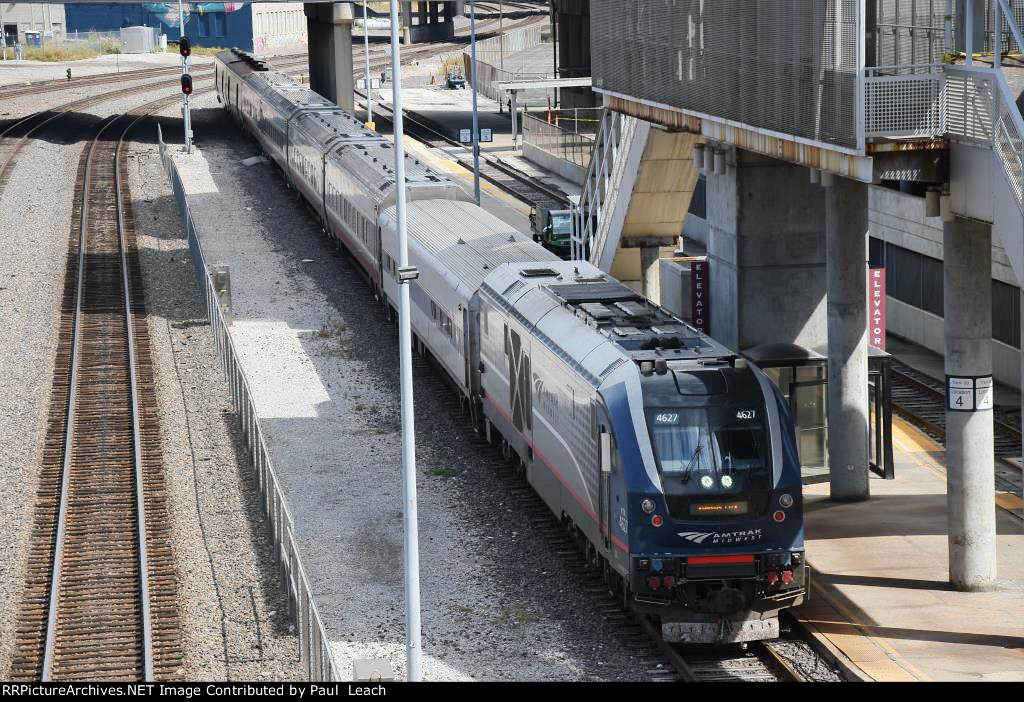 "Missouri River Runner" comes into the station